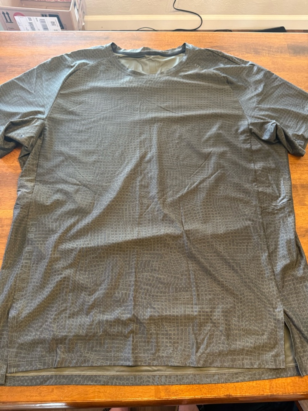 Lululemon Men's Short Sleeve Crewneck Shirt - XXL